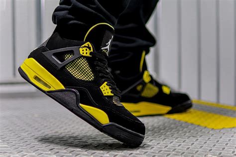 nike air jordan 4 thunder